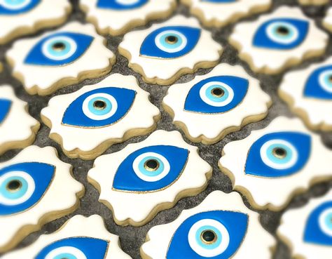 Evil Eye Cookies Decorated, Evil Eye Themed Birthday Party, Evil Eye Cookies, Evil Eye Birthday Theme, Hamsa Cookies, Evil Eye Theme Party Decor, Evil Eye Bridal Shower Theme, Turkish Cookies, Henna Cookies