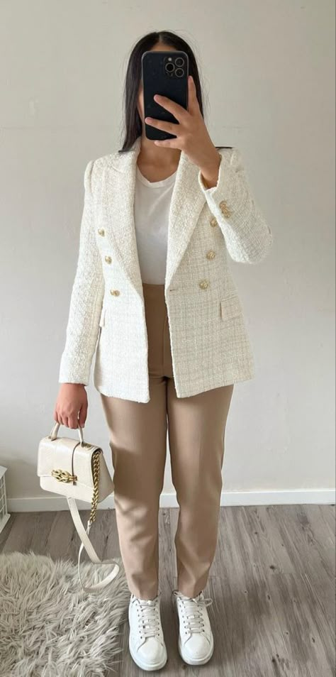 Classy Outfits For Work Business Fashion, Classy Aesthetic Outfits For Women, Business Casual Outfits With Blazers, Fall Outfits Women Office, Cute Casual Outfits For Winter 2023, Office Professional Outfits Women, Timeless Work Outfits Women, Womens Suit Outfit Classy, Business Casual Outfits For Women Classy