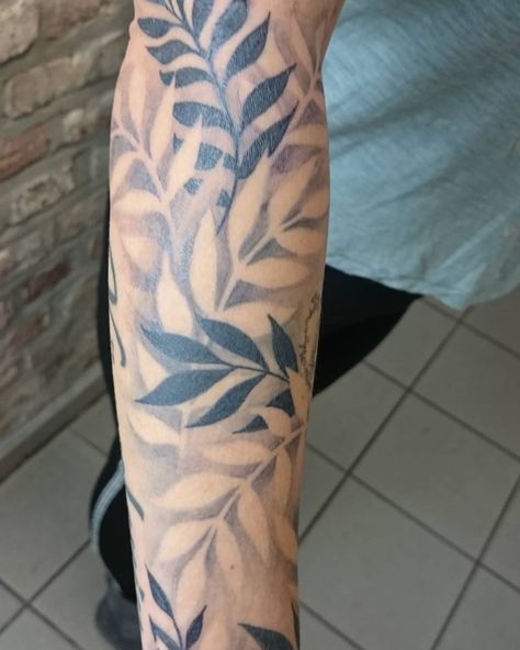 Rose Vine Tattoos, Harmony Tattoo, Blatt Tattoos, Succulent Tattoo, Trippy Tattoo, Gothic Tattoos, Tattoo Sleeve Filler, Full Hand Tattoo, Wolf Tattoo Sleeve