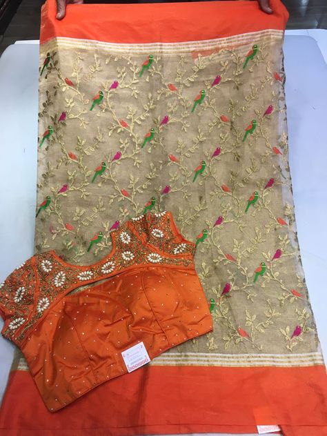 Sarees Elegant, Tissue Sarees, Cotton Blouse Design, Pattu Saree Blouse Designs, Saree Blouse Neck Designs, Elegant Fashion Wear, Blouses Designs, New Blouse Designs, Sari Blouse Designs