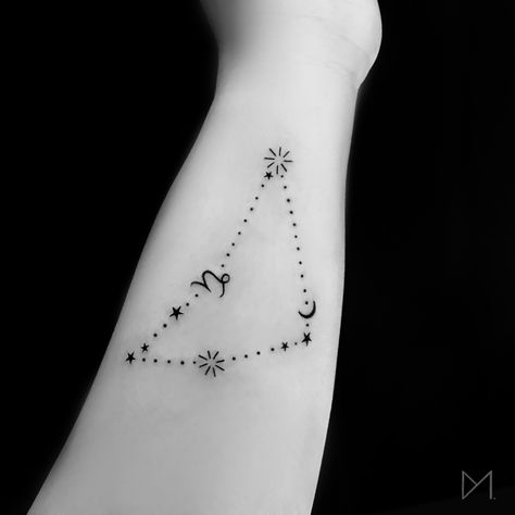 Capricorn Star Sign Tattoo Capricorn Flower Constellation Tattoo, Capricorn Star Sign Tattoo, Capricorn Tatoos Ideas Women, Capricorn Tattoo Minimalist, Capricorn Tattoo Elements, Capricorn Sign Tattoo For Women, Capicorn Tatoos Ideas For Women, Star Sign Constellation Tattoo, Small Capricorn Tattoos For Women