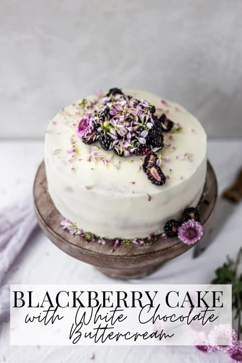 Blackberry Cake with White Chocolate Buttercream Recipe. This homemade Blackberry Cake is the perfect summer cake recipe to make when you have all those blackberries but don't know what to do with them. Make this fruit dessert for your next party. #frostingandfettuccine #blackberrycakerecipe Blackberry Dessert Recipes, Blackberry Jam Cake, Blackberry Cake Recipe, Blackberry Dessert, Summer Cake Recipes, Cake Styling, Cake With White Chocolate, Blackberry Cake, White Chocolate Buttercream