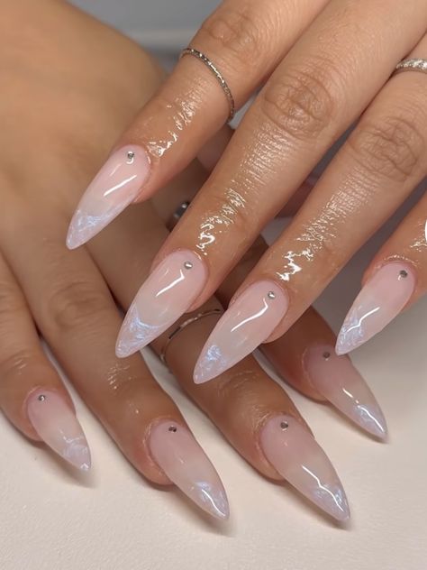 Almond Coffin Shaped Nails, Almond Prom Nails Acrylic, Bday Nails Almond Shape, Basic Baddie Nails Almond, Baddie Nails Instagram Almond, Almond Nails Birthday Set, Almond Shaped Acrylic Nails Designs, Almond Shape Nails Ideas, Clear Almond Nails Acrylics