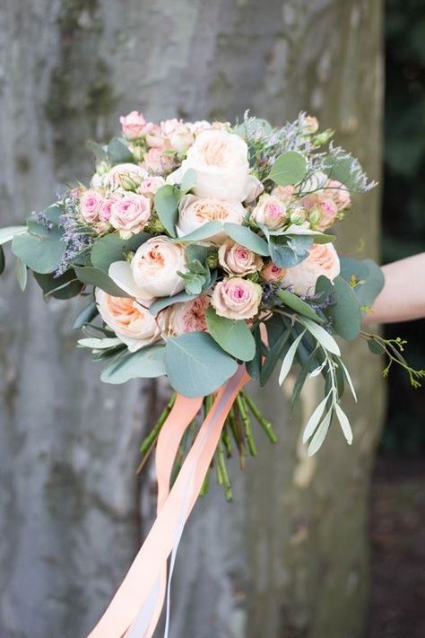 Mexican Wedding Ideas, Blush Bouquet Wedding, Simple Wedding Bouquets, Green Wedding Bouquet, Pink Flower Bouquet, Sicily Wedding, White Flower Bouquet, Bouquet Images, Green Wedding Flowers