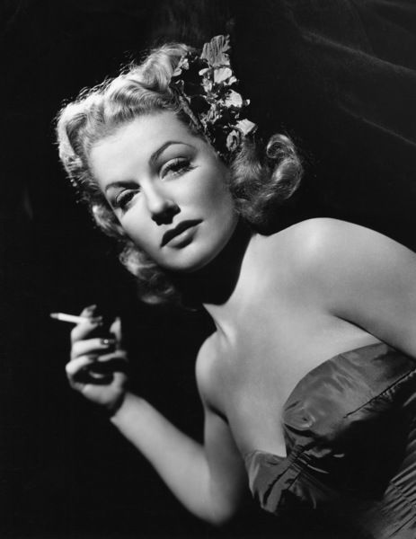 Ann Sheridan 1942 Photo by Welbourne Stars D'hollywood, Rosalind Russell, Jean Gabin, Ann Sheridan, George Hurrell, Hollywood Vintage, Lana Turner, Carmen Miranda, Septième Art