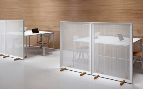 Minimal Furniture, Space Dividers, Room Hacks, Space Interiors, Divider Wall, Decorative Screens, Minimalist Room, Mesh Screen, Modular Furniture