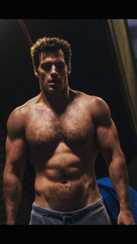 Henry Cavill, Henry Cavill Muscle, Henry Cavill Shirtless, Ginger Hair Men, Tom Burke, Scruffy Men, Dapper Dudes, Dad Bod, Muscular Men