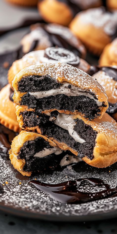 Fried Oreos [20 Minutes] - Chasety Fries Oreos, Fried Oreos Recipe, Deep Fried Oreo, Fried Oreo, Light Summer Desserts, Deep Fried Oreos, Fried Oreos, Vegetarian Cookies, Comfort Desserts