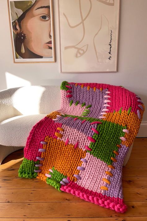 Dahlia Colossal Knit Blanket Diy Knitted Blanket, Knitting Increase, Thick Crochet, Knitting Hacks, Ladies Cardigan, Knit Stitches, Oversized Blanket, Blanket Handmade, Blanket Knitting