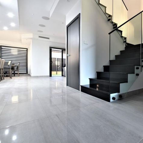 Black Tile Stairs, Black Tile Staircase, Staircase With Grey Floor, Grey Tiles Interior, Black And White Tile Stairs, Black And Gray Stairs, Black Stairs Modern, Stair Tiles Ideas, Black Marble Stairs