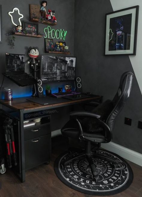 Room Decor Rugs, Alt Room, Gothic Homes, 40 Gifts, Gothic Room, Gamer Room Decor, Dark Home Decor, Desk Computer, Goth Home Decor