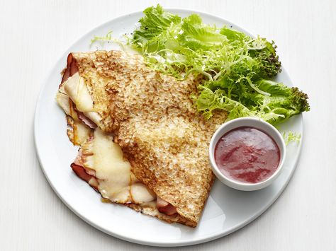 Get this all-star, easy-to-follow Monte Cristo Crepes recipe from Food Network Kitchen Creamy Mustard Sauce, Crepes Recipe, Deli Turkey, Savory Crepes, Monte Cristo, Crepe Recipes, Food Network Magazine, Healthy Lunch Recipes, Kitchen Food