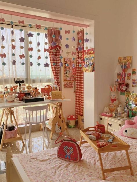 Kawaii Cottagecore Room, Strawberry Room Aesthetic, Kawaii Room Decor Ideas, Marinette Room, Cottagecore Rooms, Kawaii Living Room, Kawaii Apartment, Aesthetic Kawaii Room, Cottagecore Apartment