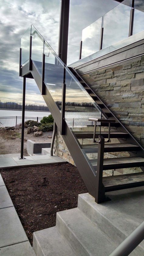 Entry Stairs Exterior, Outside Stairs Design, External Stairs, Outside Stairs, Staircase Outdoor, Deck Railing Design, External Staircase, Staircase Design Modern, Contemporary Staircase