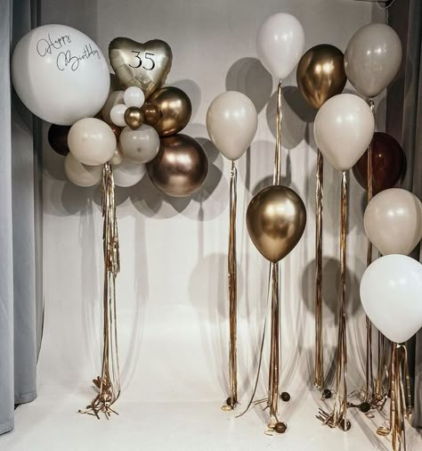 Mixed Metals Party Decor, 13 Birthday Balloon Ideas, Chic Balloon Decor, Elegant Balloon Decor, Boho 18th Birthday Party, 30 Balloon Decorations, Champagne Gold Decor, 30 Birthday Party Ideas For Women, 30th Balloon Ideas