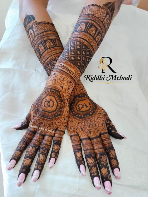 🪷 riddhi mehndi rajkot Engagement Mehndi Designs Front Hand, Mendhi Design For Engagement, Mehandi Designs Engagement Bridal Mehndi, Engagement Mehndi Ideas, Mehendi Engagement Designs, Mahendi For Engagement Bride, Engagement Mehndi For Bride, Engment Mhendi Design, Engagement Mendhi Design