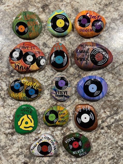 Music Rock Painting, Vinyl Record Painting, Painting Portfolio, Record Painting, Music Project, Painting Rocks, Rock Ideas, Indoor Activities, Painted Rock