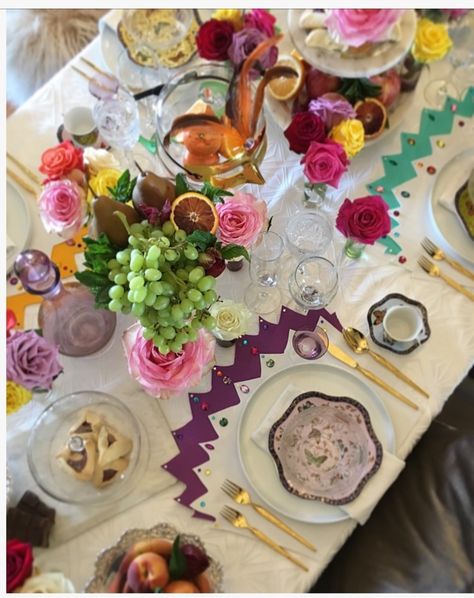 Purim Tablescapes, Purim Party Ideas, Purim Aesthetic, Purim Decorations, Themed Tablescapes, Colors In The Rainbow, Purim Ideas, Purim Party, Holidays Decorations