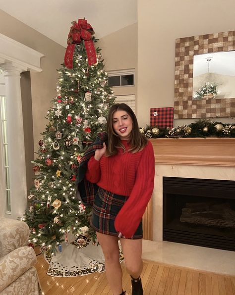 Christmas outfit mid size fashion style Teen Girls Christmas Outfits, Christmas Week Outfits, Christmas Outfits Mid Size, Christmas Meal Outfit Work, Mid Size Christmas Outfit, Christmas Outfit Midsize, Mid Size Christmas Party Outfit, Nice Christmas Outfits, Tights Christmas Outfit