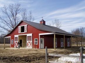 Small Horse Barns, Livestock Barn, Barn Layout, Barn Stalls, Small Barns, Barn Plan, Horse Barn Designs, Goat Barn, Dream Horse Barns