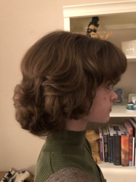 Fluffy Brown Hair Aesthetic, Short Curly Brown Hair Aesthetic, Short Cottagecore Hair, Mphfpc Photos, Poofy Short Hair, Cottagecore Short Hair, Cottagecore Haircuts, Cottagecore Hairstyles Short, Goblincore Hairstyles