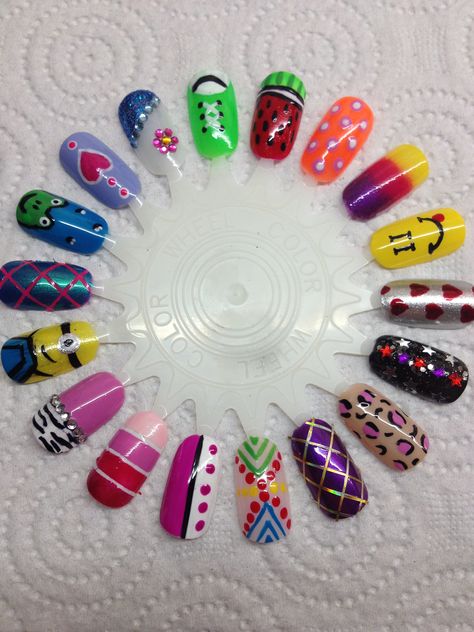 My colour wheel of nail art :) Nail Art Wheel, Nails Extension, Beautiful Nail Polish, Natural Nail Designs, Animal Nail Art, Fake Nails Designs, Acrylic Toe Nails, Colour Wheel, Dot Nail Art