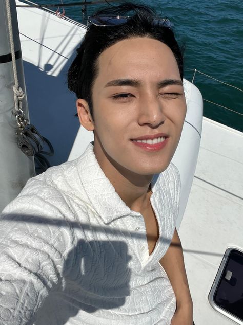 daily mingyu 🐶 on Twitter: "a thread of mingyu pics that you can use as pfp : https://t.co/QBojwWaN0G" / Twitter Kim Min Gyu, Going Seventeen, Seventeen Debut, Seventeen Album, Mingyu Seventeen, Kim Min, Boyfriend Pictures, K Idols, Boyfriend Material