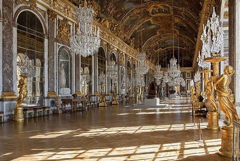 Baroque Art vs. Rococo Art: Characteristics and Definition