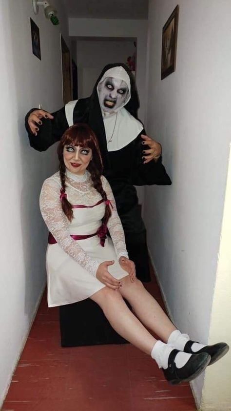 The Conjuring Halloween Costume, Creepy Halloween Costumes Women, Horror Costume Ideas, Creepy Doll Halloween Costume, Annabelle Halloween, Scary Couples Costumes, Zombie Couple Costume, Scary Couples Halloween Costumes, Creepy Doll Halloween