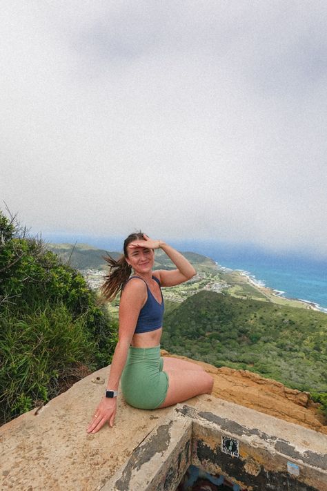 Girl on a hike in Oahu, Hawaii Oahu Hawaii Activities, Oahu Hawaii Secrets, Things To Do In Oahu, Hawaii Activities, Hawaii Itinerary, Nomad Travel, Oahu Travel, Hawaii Travel Guide, Hawaii Photography