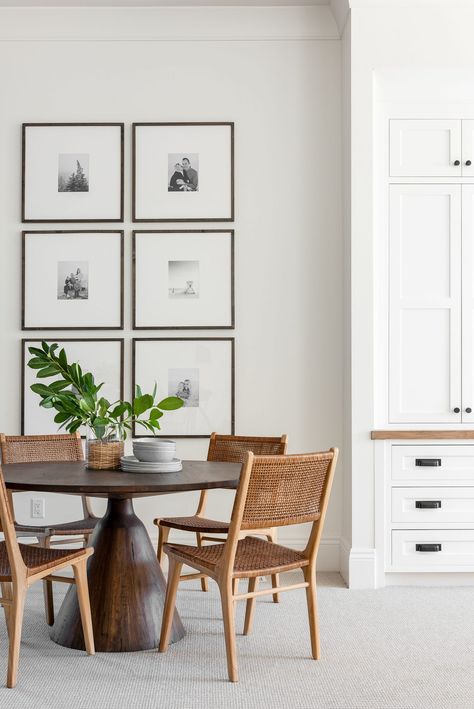 4 Ways to Fill A Big Blank Wall - Studio McGee Transitional Dining Room Decor, Transitional Dining Room, Game Room Family, Hang Art, Ideas Hogar, Hus Inspiration, Dining Room Inspiration, Studio Mcgee, Dining Room Design