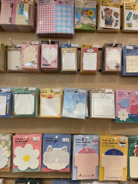 Stationery Shop Aesthetic, Stationary Supplies Korean Stationery, Korean Stationery Aesthetic, Miniso Shopping, Study Asthetic, Korean Stationary, Sticky Notes Aesthetic, Asthetic Stationery, Notebook Business