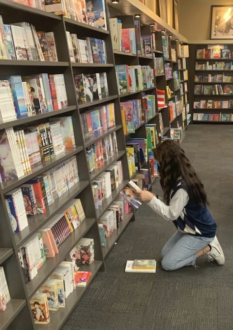 Desired Life Aesthetic, Library Job Aesthetic, Library Core, Aesthetic Bookstore Pictures, Aesthetic Book Store Pictures, Library Job, Bookstore Inspo Pics, Jarir Bookstore Aesthetic, Girl In Bookstore Aesthetic