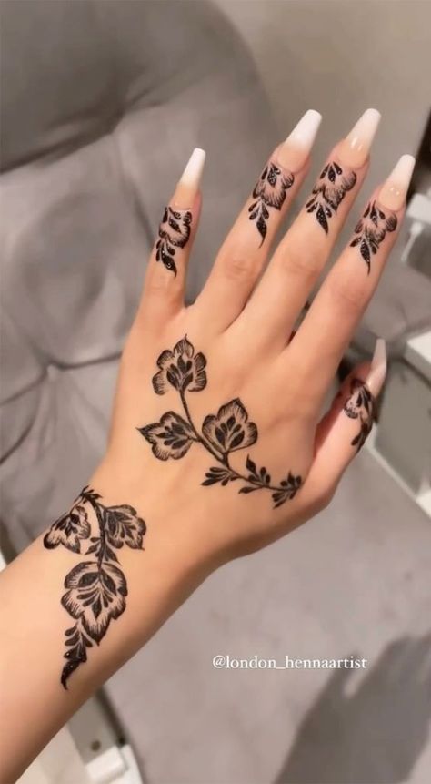 henna designs, mehndi, simple henna designs, moon henna designs, floral henna designs, henna designs love heart, henna designs aesthetic, simple henna designs, henna designs for hand Cute Henna Tattoos, Henna Style Tattoos, Eid Mehndi, Henna Inspo, Henna Inspired Tattoos, Floral Henna Designs, Finger Henna Designs, Eid Mehndi Designs, Henna Tattoo Hand