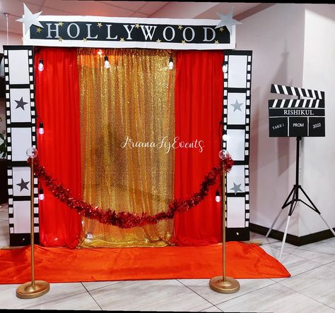 Photobooth Movie Theme, Photobooth Ideas For School, Hollywood Theme Photo Booth, Photobooth Ideas For College Fest, Hollywood Photobooth, Prom Photobooth, Bollywood Party Decorations, Hollywood Photo Booth, Prom Photo Booth