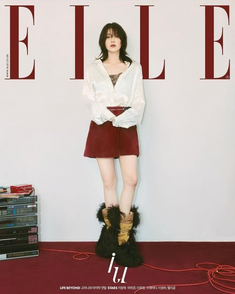 Korean Photoshoot, Elle Korea, All About Kpop, Elle Magazine, 인물 사진, Korean Singer, Magazine Cover, Fashion Magazine, Seoul