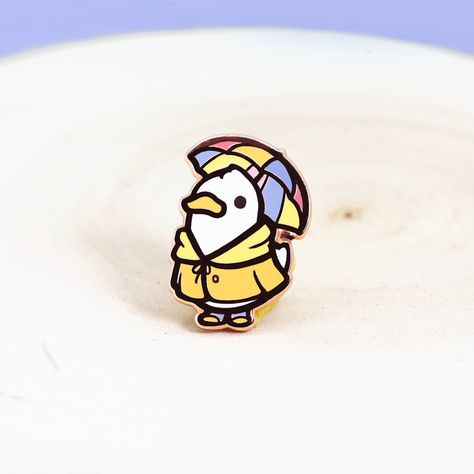 Logo Reference, Duck Pins, Aesthetic Birthday, Enamel Pin Collection, Art Kawaii, Pin Cute, Pin Logo, Cool Pins, Kawaii Aesthetic