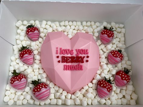 Breakable Heart With Strawberries, Valentine’s Day Sweets, Breakable Chocolate Heart, Strawberries Ideas, Breakable Hearts, Chocolate Designs, Treat Maker, Strawberry Ideas, Treat Business