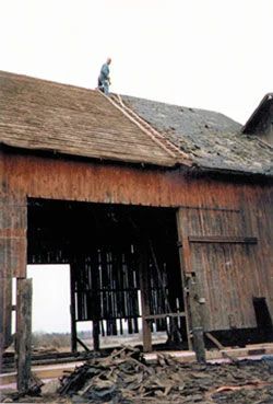 Barn To House Conversion, Old Barn Restoration, Converted Barn Homes, Barn House Conversion, Bank Barn, Log Home Plans, Hay Barn, Converted Barn, Barn Renovation