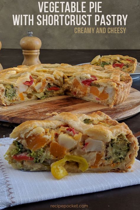 This mixed vegetable pie with shortcrust pastry, has a lovely creamy and cheesy filling, and is packed with vegetables. With a simple lattice pie crust this veggie pie looks great on the dinner table. A savoury vegetable pie that can be served at Christmas, Thanksgiving and other occasions. #recipepocket #pierecipes Thermomix, Quiche, Shortcrust Pie Recipes, Vegetable Pies And Tarts, Veggie Pie Recipe, Vegetable Pies, Vegetarian Pie Recipes, Vegetable Pie Recipes, Veg Pie