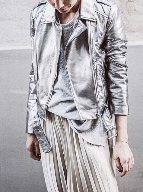 Silver Leather Jacket, Moto Jacket Outfit, Late Summer Outfits, Silver Jacket, Metallic Jacket, Metal Clothing, Fashion Tag, Jacket Outfit, Winter Trends