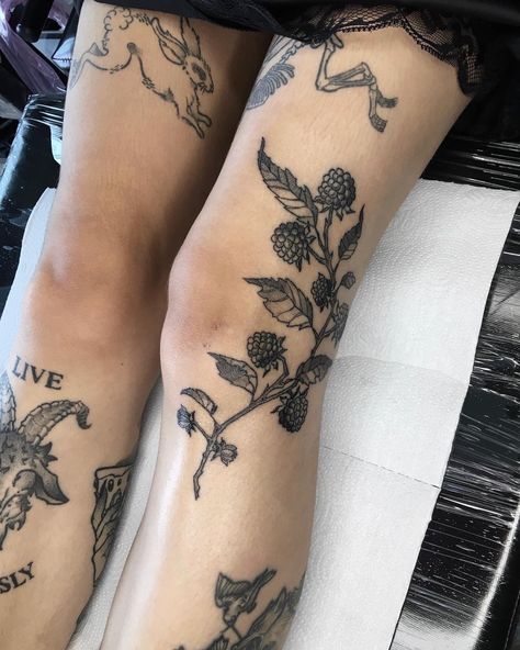 Tattoo Ideas Symmetrical, Bold Line Work Tattoo, Plants And Butterflies Tattoo, Upside Down Flowers Tattoo, Grunge Floral Tattoo, Flower Arrangements Tattoo, Best Flowers To Tattoo, Floral Calf Tattoos For Women, Goth Plant Tattoo