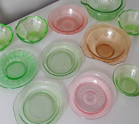 Vintage Dishes Antiques, Vintage Dishware, Antique Dishes, Glass Ware, Colored Glassware, Vaseline Glass, Antique Glassware, Pyrex Glass, Glass Designs