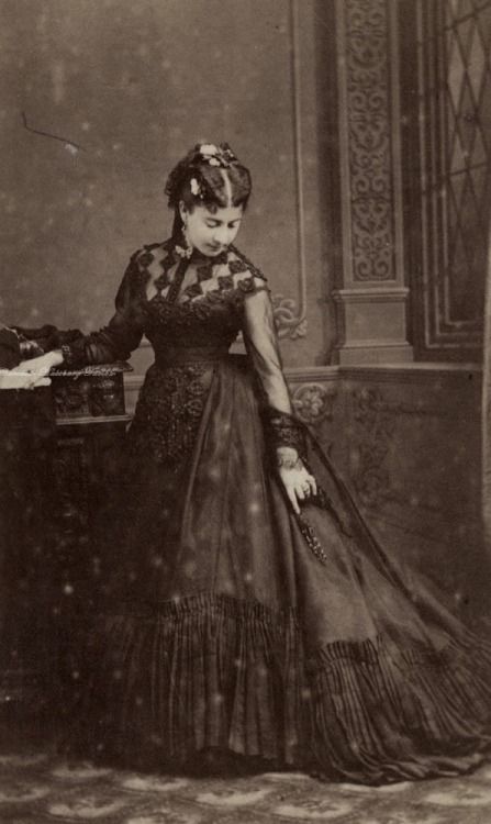 Victorian Photoshoot, Edwardian England, Victorian Photography, 1870s Fashion, 1880s Fashion, 1800s Fashion, Victorian Photos, Victorian Goth, 19th Century Fashion