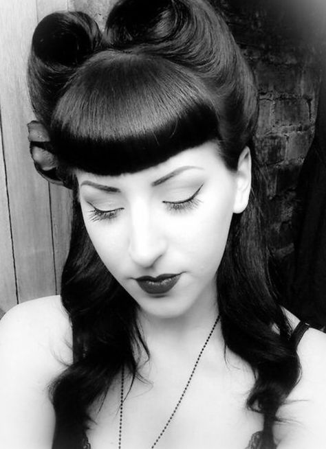 Rockabilly hair Gothic Hairstyles, Twilight Film, Rockabilly Hair, Vintage Wedding Hair, Updo Styles, Pin Curls, Pin Up Hair, Awesome Hair, Hair Creations