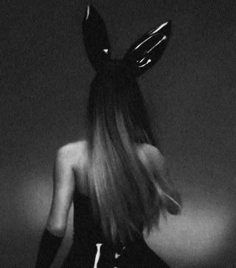 Dangerous Women, Ariana Dangerous Woman, Ariana Grande Black, Ariana Grande My Everything, Dangerous Woman Ariana Grande, Ariana Grande Icons Aesthetic, Ariana Grande Icon, Ariana Core, Ariana Aesthetic