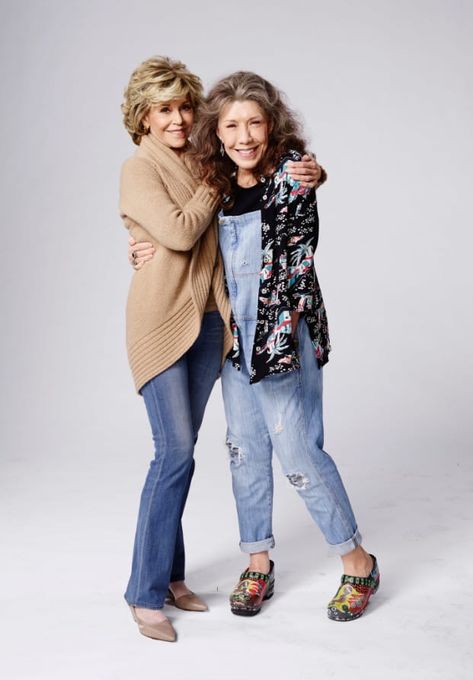 Frankie Bergstein Style, Jane Fonda Grace And Frankie Wardrobe, Lily Tomlin Frankie Clothes, Grace And Frankie Wardrobe, Frankie Outfits From Grace And Frankie, Frankie Aesthetic, Jane Fonda Lily Tomlin, Frankie Clothing, Frankie Bergstein