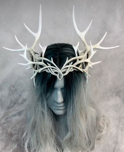 Horned Crown Headdress, Horns Made Of Hair, Norse Crown, Horns Reference, Horn Crown, Horn Designs, White Horns, Cosplay Horns, Horn Hair