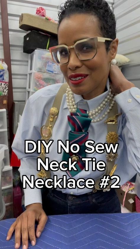 Bengela Holmes | Do you like this fold? Are you gonna try this one? Let me know!😊 #diycrafts #diyfashion #neckties #howtotieatie #stylingideas… | Instagram Tie Outfits For Women, Outfits With Ties For Women, Necktie Outfits For Women, Necktie Outfit, Upcycling Clothes Diy, Women Neck Tie, Diy Necktie Projects, Necktie Crafts, Tie Outfit