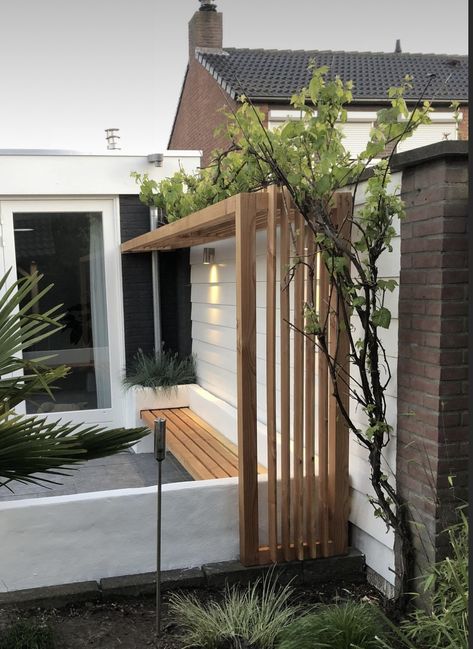 Trellis Seating Area, Trellis Ideas For Privacy Pergolas, Side Of House Garden Raised Beds, Backyard Grapes Trellis Ideas, Cinder Block Planters Diy, Grape Vine Garden, Small Garden Nook, Garden Screening Ideas Cheap, Grape Vine Trellis Ideas Backyards